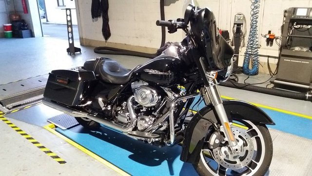 una Harley Davidson nera